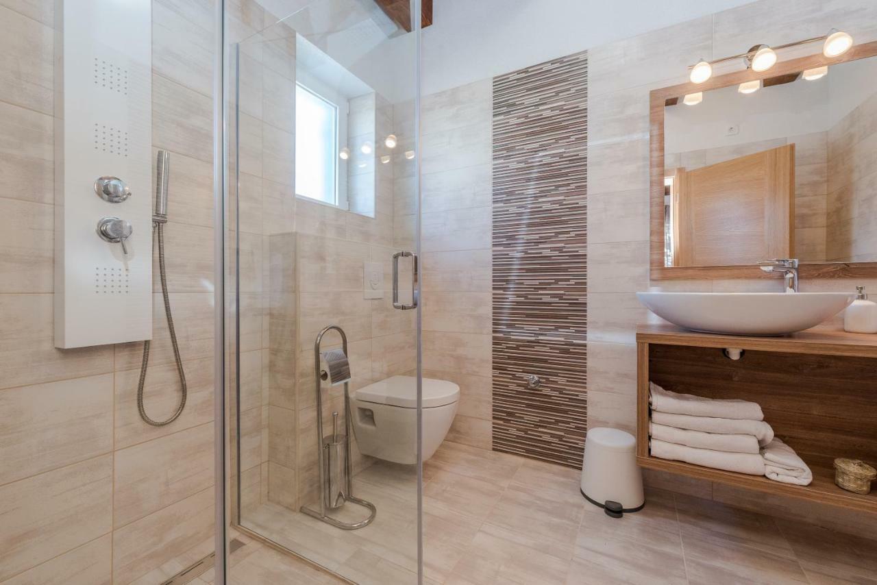 Villa Đelozija Sukošan Esterno foto