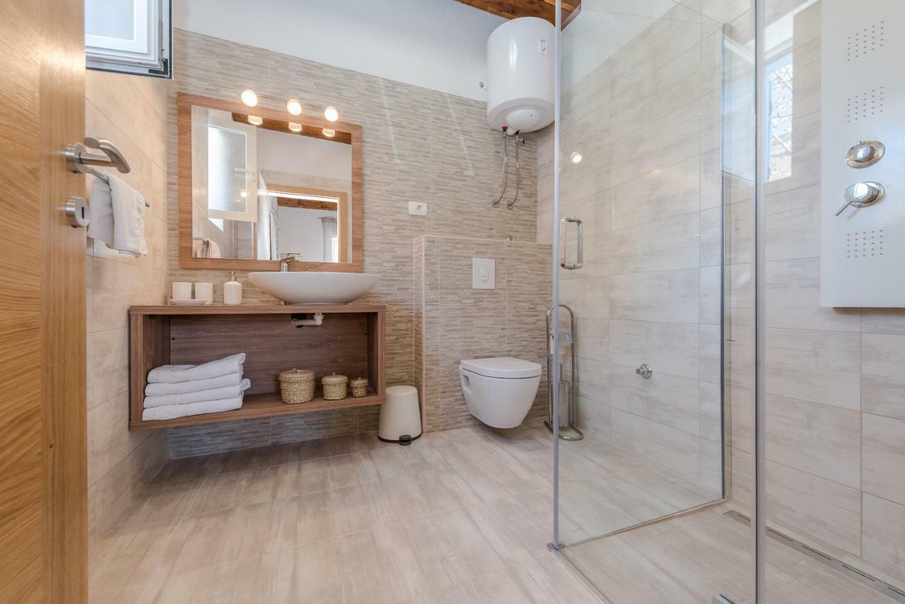 Villa Đelozija Sukošan Esterno foto