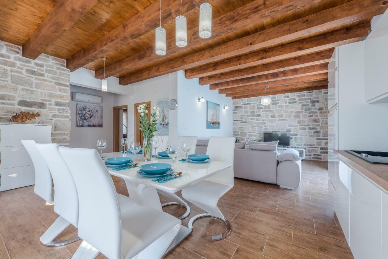 Villa Đelozija Sukošan Esterno foto