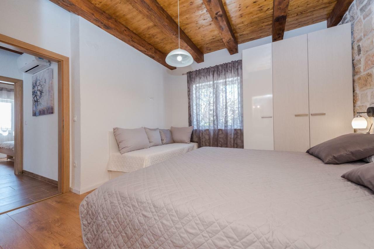 Villa Đelozija Sukošan Esterno foto